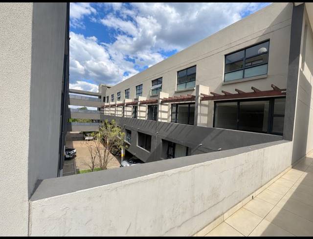 2 BEDROOM PROPERTY TO RENT IN MENLO PARK
